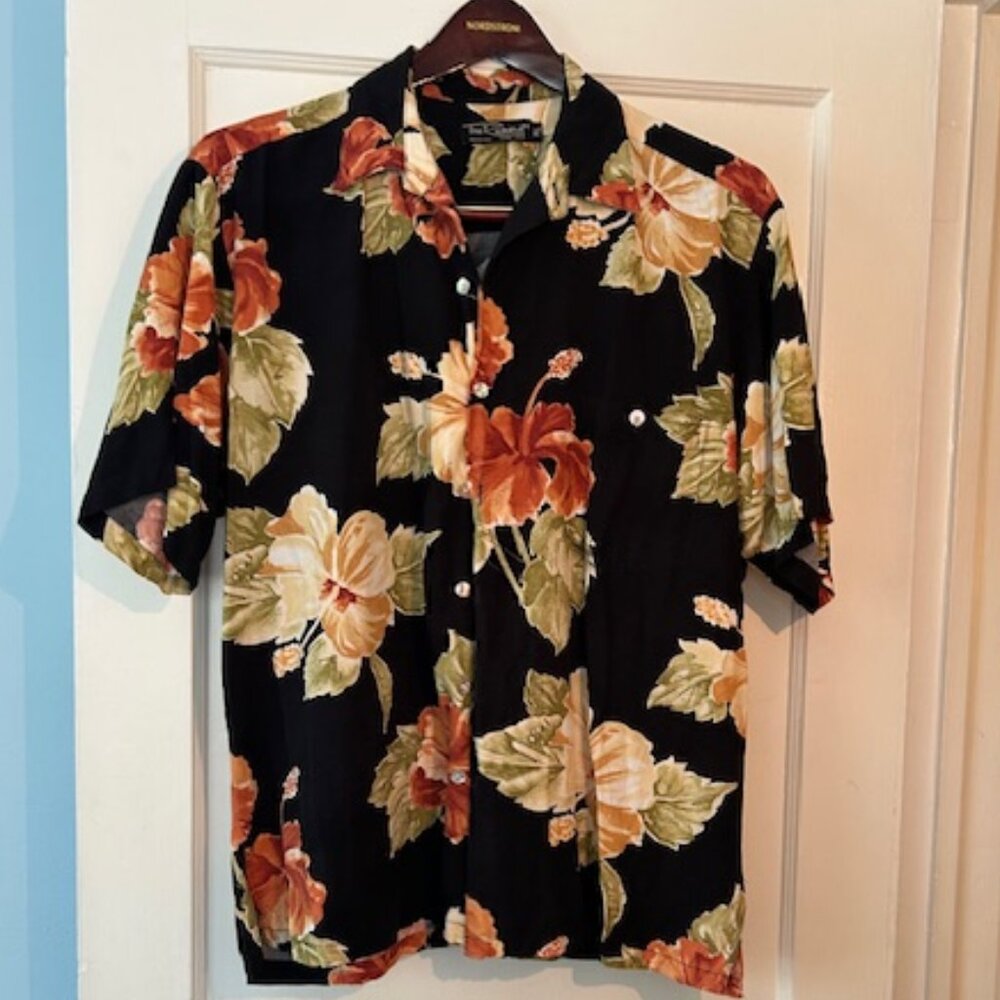 Black with floral print Hawaiian shirt